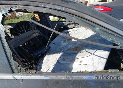 2017 Genesis G90 3.3T Premium из США, поврежденный, VIN KMHG34JA2HU033392